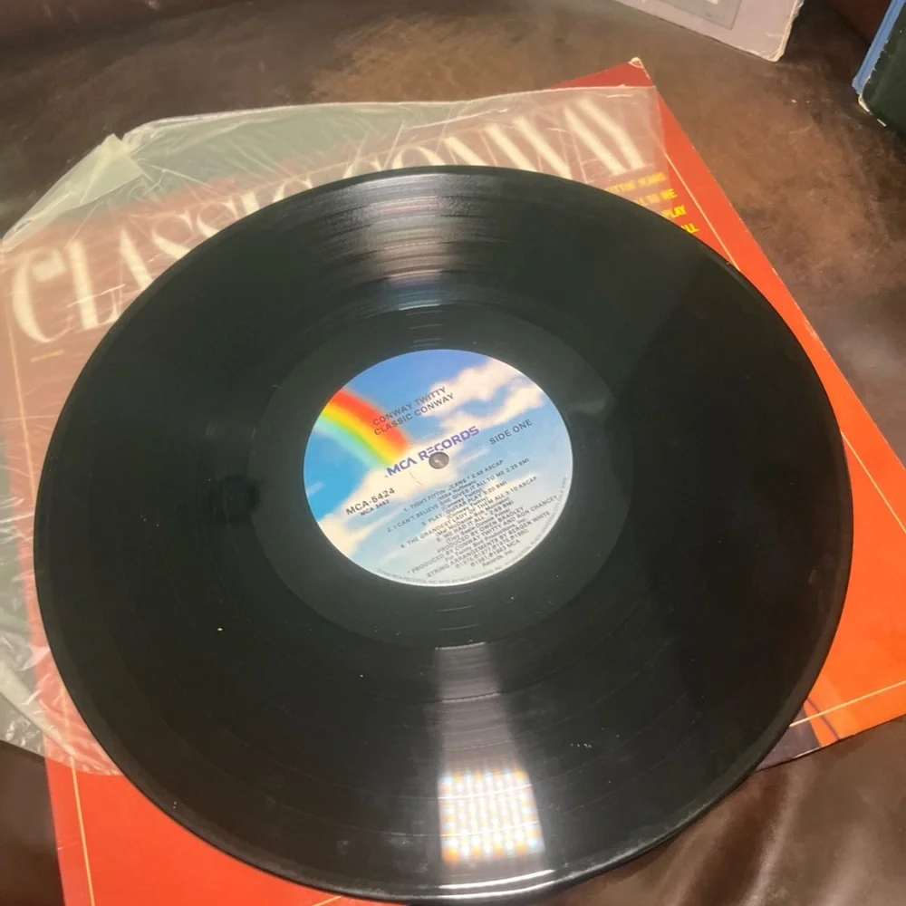 Classic Conway Vinyl Record 1983 - Picture 4 of 9